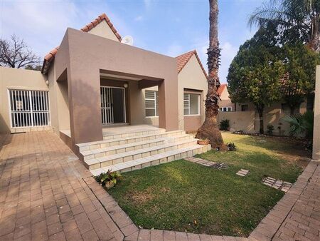 3 Bedroom House in Sunninghill