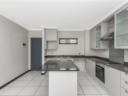 3 Bedroom Apartment in Paulshof