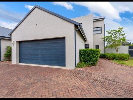 3 Bedroom Townhouse in Paulshof