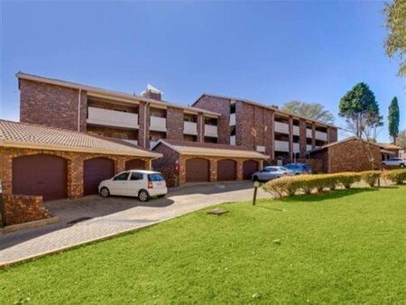 3 Bedroom Apartment in Sunninghill