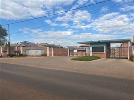 3 Bedroom Duplex in Benoni Ah