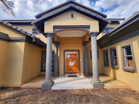 6 Bedroom House in Eldo Village Estate