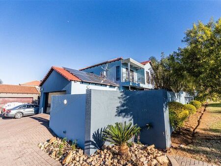 3 Bedroom House in Thatchfield