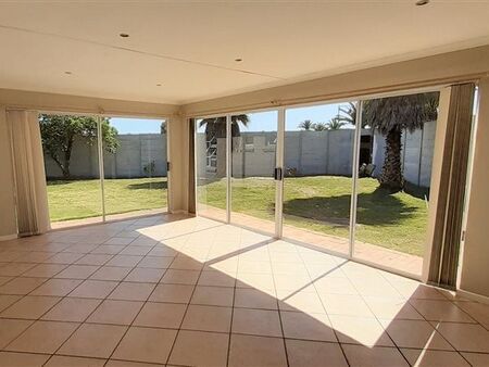 3 Bedroom House in Middedorp