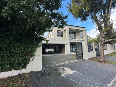4 Bedroom House in Constantia