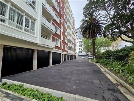2 Bedroom Apartment in Sea Point