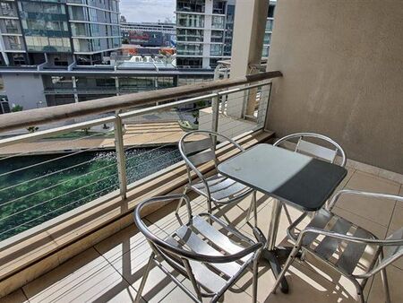 Studio Apartment in Foreshore