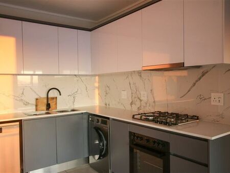 2 Bedroom Apartment in Somerset West Central