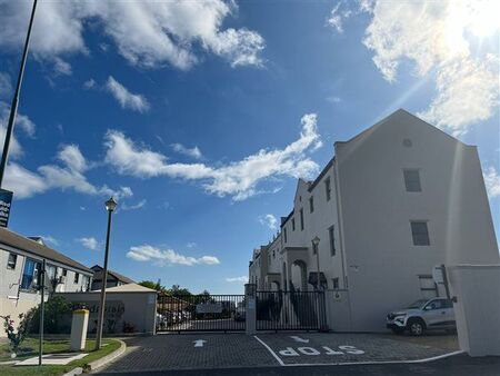 2 Bedroom Apartment in Gordons Bay Central