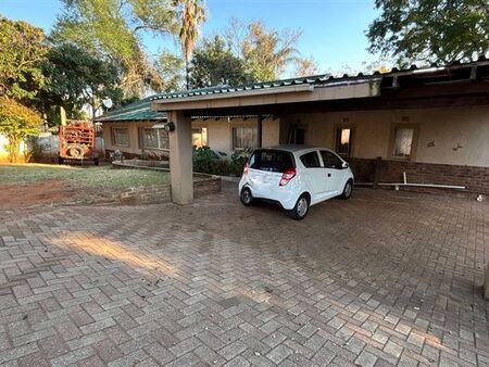 3 Bedroom House in Sonheuwel