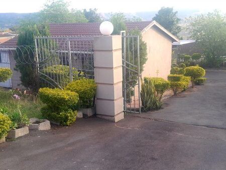 2 Bedroom House in Kwandengezi
