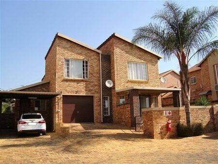 3 Bedroom Townhouse in Willowbrook