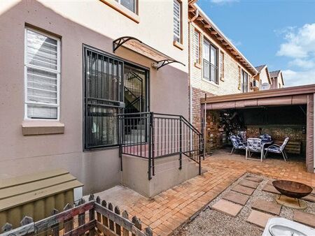 3 Bedroom Townhouse in Wilgeheuwel