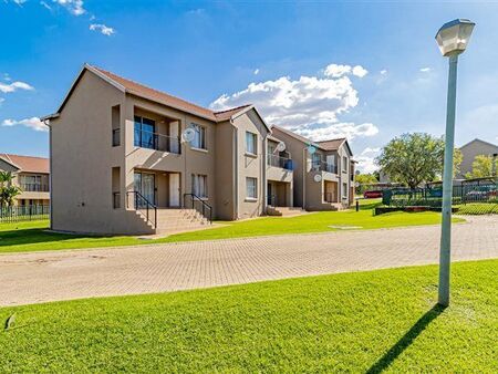 1 Bedroom Apartment in Ruimsig