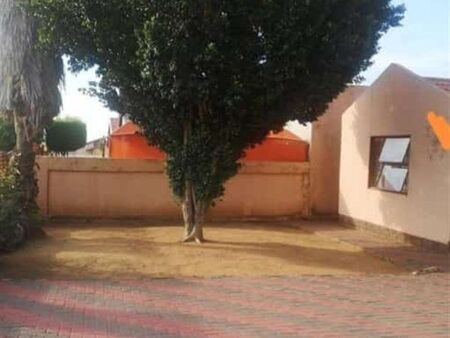 2 Bedroom House in Mabopane