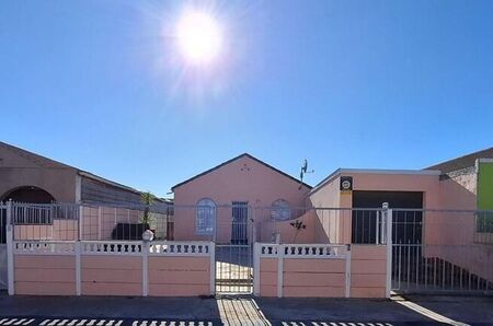3 Bedroom house to rent in Beacon Valley, Mitchells Plain