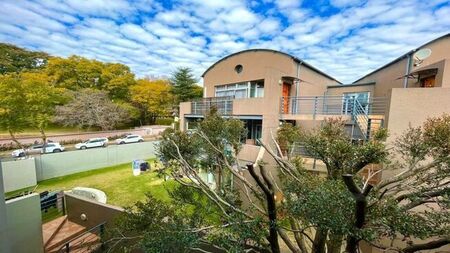 3 Bedroom duplex apartment to rent in Houghton Estate, Johannesburg