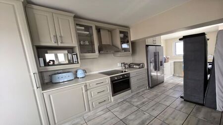 2 Bedroom apartment to rent in South Beach, Durban