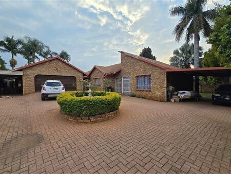 3 Bedroom House in Montana Park