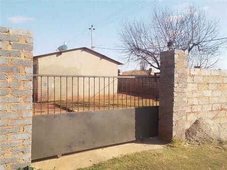 2 Bedroom House in Tshepisong