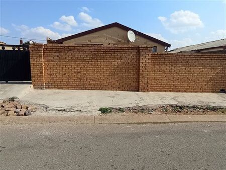 2 Bedroom House in Jabavu