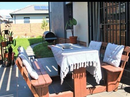 4 Bedroom Townhouse in Nietgedacht Ah