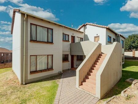 2 Bedroom Apartment in Mondeor