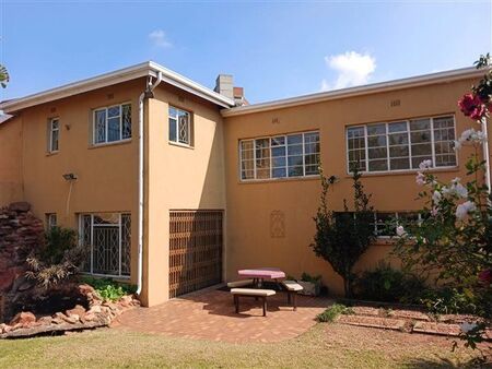 4 Bedroom House in Kensington