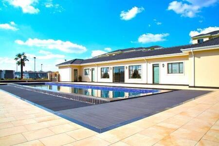 2 Bedroom Apartment in Cedar Lakes