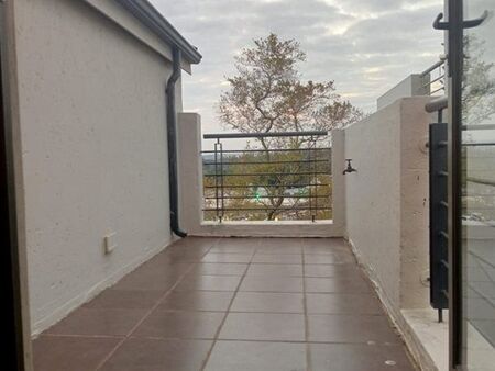 1 Bedroom Apartment in Douglasdale