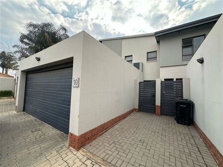3 Bedroom Townhouse in Glen Marais