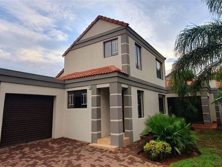 3 Bedroom Townhouse in Glen Marais
