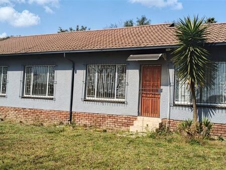 3 Bedroom House in Birchleigh North