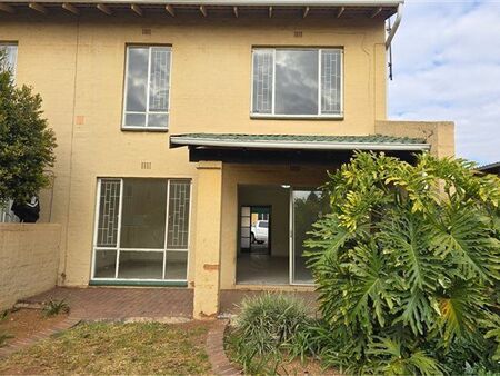 3 Bedroom Townhouse in Aston Manor