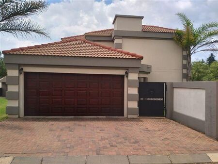 3 Bedroom Cluster in Rynfield