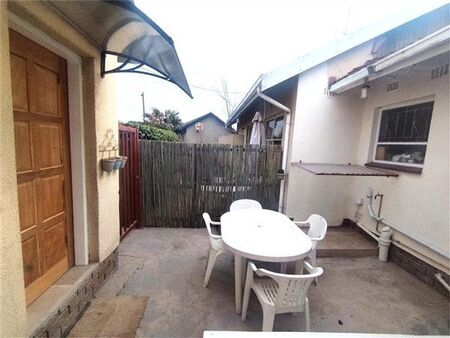 1 Bedroom House in Brackendowns