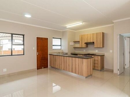 2 Bedroom Apartment in Erasmia