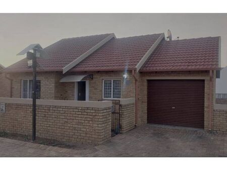 2 Bedroom Townhouse in Kosmosdal