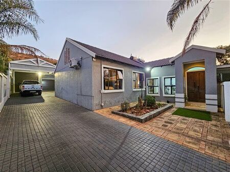 2 Bedroom House in Magalieskruin