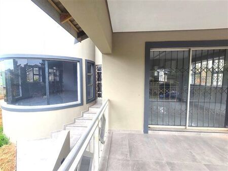 3 Bedroom House in Somerset Park