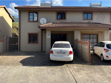 3 Bedroom Duplex in Grove End