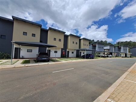 2 Bedroom Townhouse in Waterfall