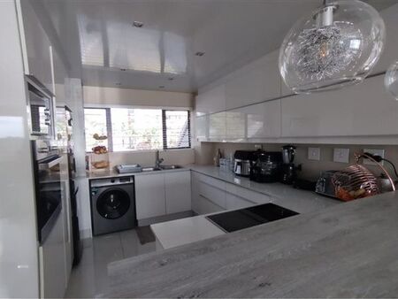 3 Bedroom Duplex in Morningside