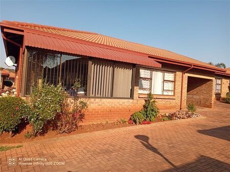 2 Bedroom Townhouse in Wilro Park