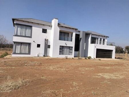 4 Bedroom House in Kameeldrift East