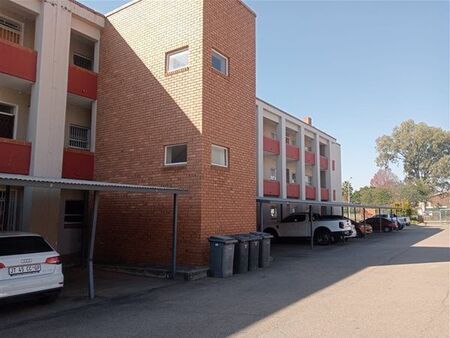 2 Bedroom Apartment in Waterkloof Glen