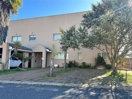 1 Bedroom Apartment in Country Club