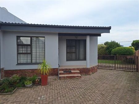2 Bedroom House in Heather Park