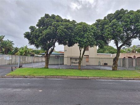 2 Bedroom Duplex in Bloubergrant