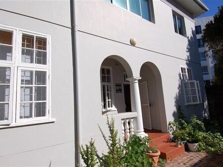 2 Bedroom Apartment in Bantry Bay